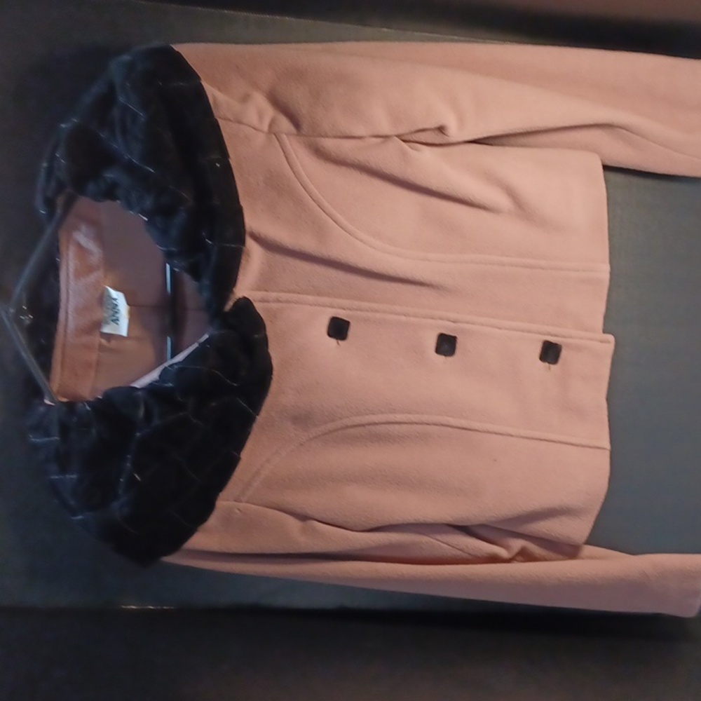 Elegant Blush Blazer Featuring a Plush Black Velvet Collar Women Short Coat
